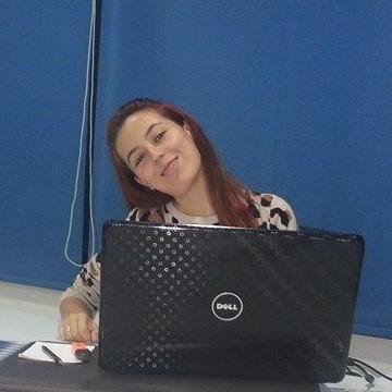 Genetik ve Biyomühendislik lisans mezunu, Biyoteknoloji doktoru, evli ve de 2 çocuklu 😍