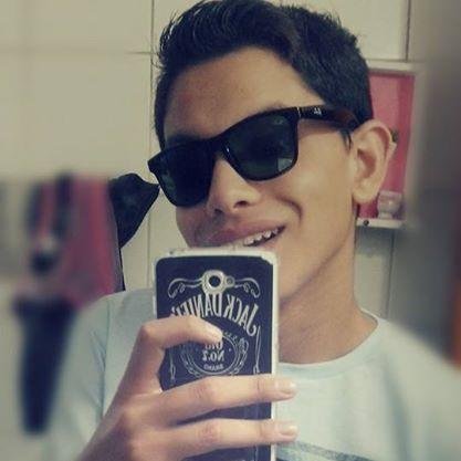 sou de gemeos, tenho 17 anos.