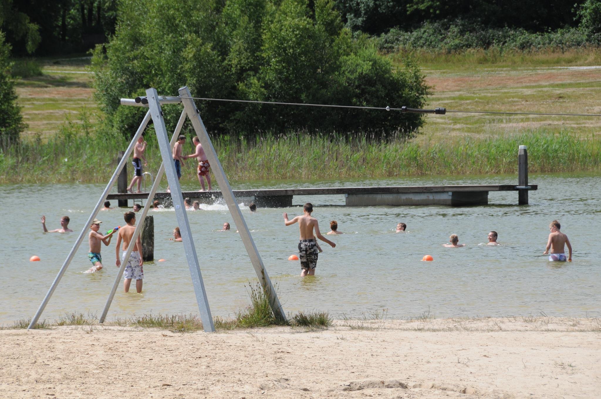 De baggelhuizerplas is een veelzijdig recreatiegebied. Bossen, grasvelden en stranden zijn aanwezig bij dit geweldige mooie stuk natuur!