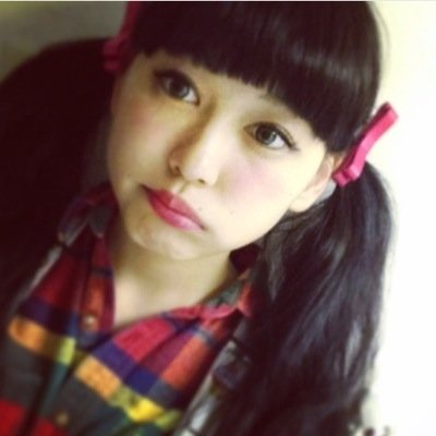 ゆりっぱfam ゆりっぱメイク チーク 大人っぽくしたい時は 薄く斜め気味に 入れて 顔をしゅっとさせて Kidsっぽくしたいときは 目のすぐ下や 目の近くに濃く入れるそうです Http T Co J5kpzv0uzc ゆりっぱfam ゆりっぱメイク チーク 大人っぽくしたい時は 薄く斜め気味に 入れて 顔をしゅっとさせて Kidsっぽくしたいときは 目のすぐ下や 目の近くに濃く入れるそうです Http T Co J5kpzv0uzc