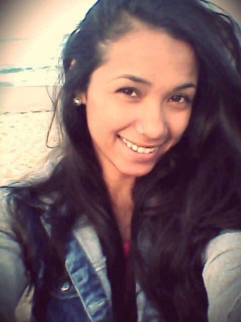 Quando a vida te trouxer mil razões para chorar, mostra que tens mil e uma razões para sorrir! Compartilhe sorrisos por aí! Inspire-se!