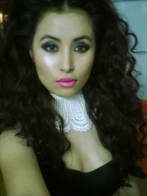 Follow me cus i follow back ! Unfollow for unfollow :) Fair enough Peace out !