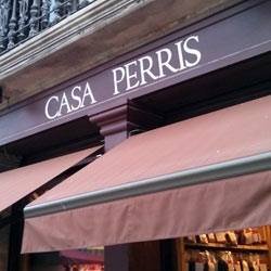 Uno de los comercios más antiguos del barrio del Born, dedicado a los productos de calidad y granel: frutos secos, café, té y mucho más!