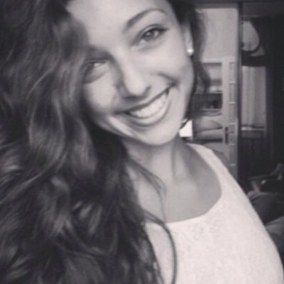 MAdjedj's profile picture. Instagram: MELANIEADJEDJ