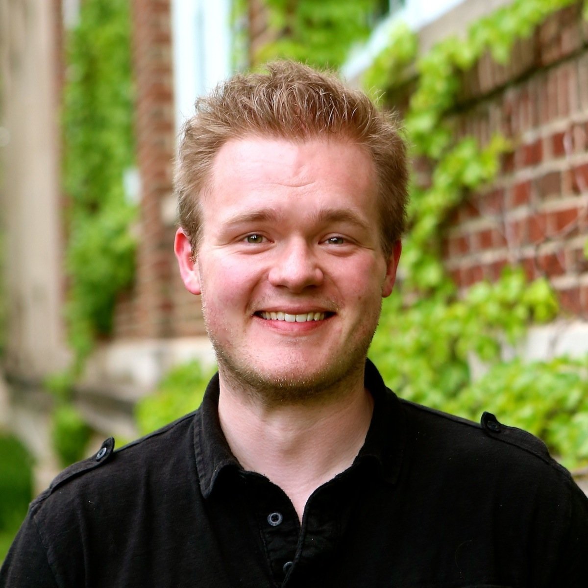 Contributor @TwinCitiesGeeks, Co-Creator and Co-Host of @TCTrekTrivia, Performer @10khaha, @WSJ-featured 'Competitive Wordsmith'