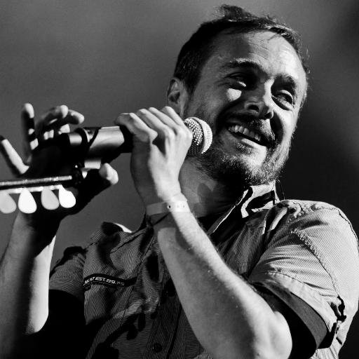 FrasesLesbianos's profile picture. Twitter dedicado a las mejores frases del grupo Love of Lesbian.