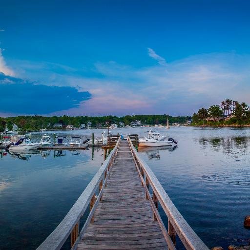Bringing you the most Stunning Views from around the world. Brighten up your day with these incredible views. #Travel #Sunset #BeautifulViews #Stunning
