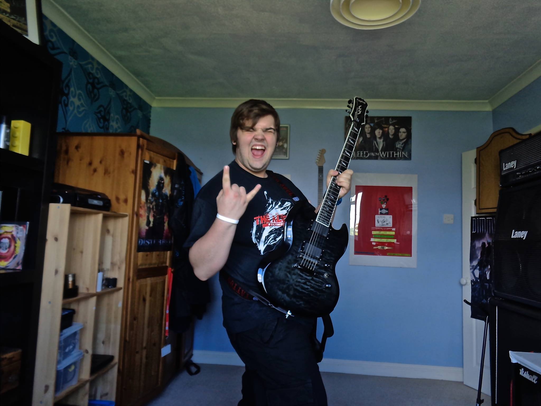 JADGuitarist's profile picture. Official Twitter of Jack Andrews Gutarist
Guitarist, Luthier, DJ, Film Maker, YouTuber, looking to spread my music to the farthest reaches of the globe!