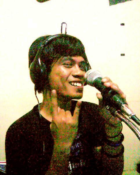 Tua itu pasti, dewasa itu pilihan.