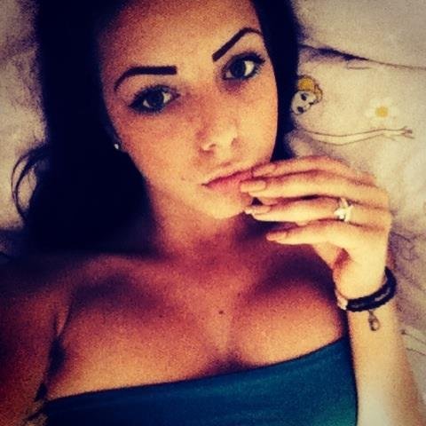 18 ans / Sexe / Bi / Weed / Paris ✌