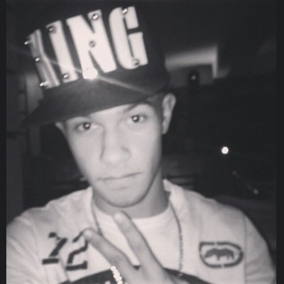 Matheus Barbosa Piconi, 16 anos, são paulino, amo MMA, modelo, pisciano e é isso