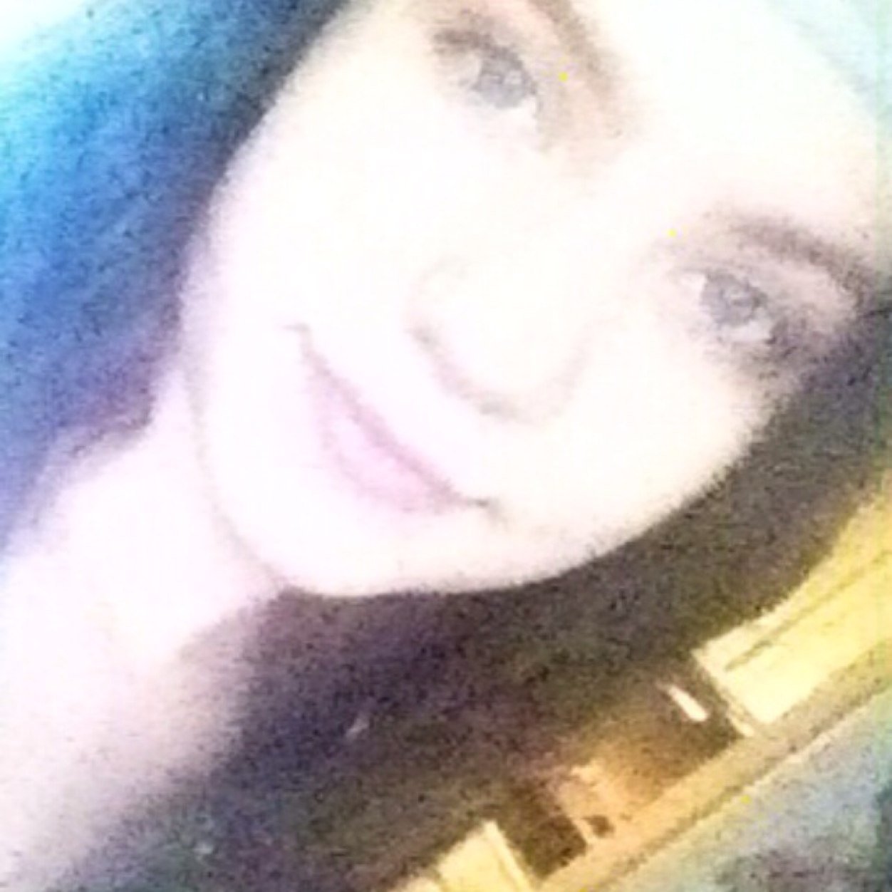 Hiiiii
Im 1/5 of the 5SOS band
Im Italian so i like Pizza
Dont tell Calum I have a crush on him