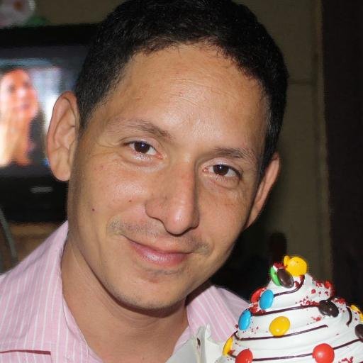 Me gusta la música, el arte, la naturaleza y la tecnología... todos armonizado ;) Amo Dios y todo lo que el da: Un propósito de vida!!