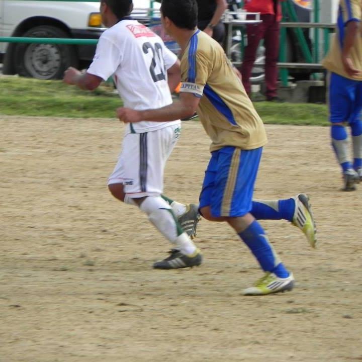 Estudiante, hijo ejemplar, deportista me encanta el fútbol, jugador de UTPL segunda categoria... Hincha del mejor equipo B.S.C