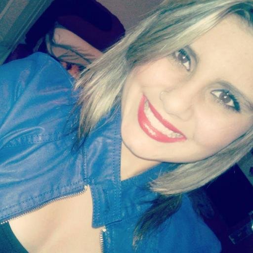 A confiança é uma mulher ingrata, que te beija e te abraça, te rouba e te mata ... 

Aprenda a esquecer, aquilo que não lembra mais de você. ;p