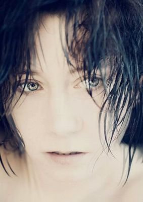 AgiUci's profile picture. Moje życie opieram na obrazie i słowie. Najbardziej cieszy mnie to, co mogę dostrzec i opisać. Z zawodu fotograf i historyk sztuki.