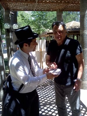 si quieres un muy buen  show de magia tienes que llamar al Mago Prat aclamado por la critica de su casa especialmente su mama recomienda el show de magia.