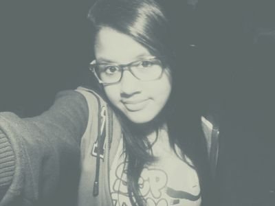o teu olhar me desmonta inteiro, e o teu sorriso e o sol verdadeiro deixa eu te conhece me diga quem e voce :3