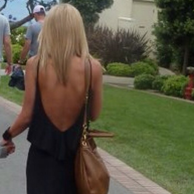 wifey + mama of fur babies. coffee, sushi, fashion & reality tv addict. @stephenseiden 's life coach.