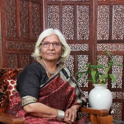 Prayag jha I am freelance artist recipient of numerous awards national and international gold medal.4 time president award, maharashtra gaurav puraskar .