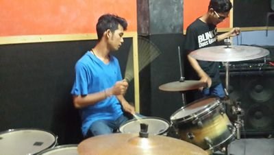 selalu tersenyum...