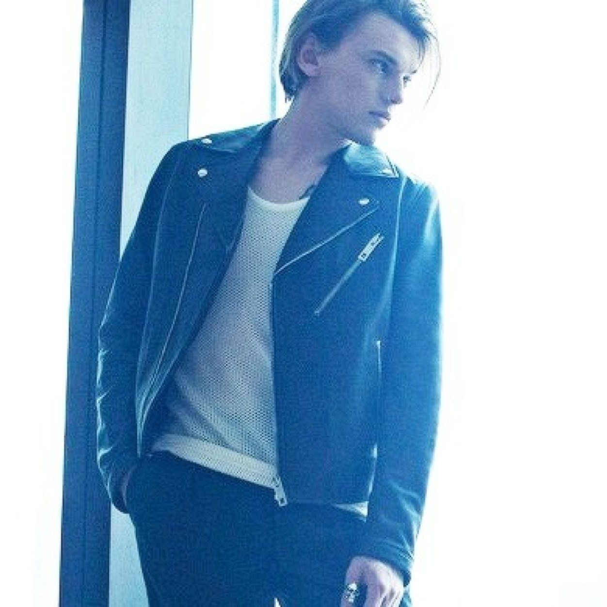 tenfeettallx's profile picture. Hell is empty, and all the devils are here.- William Shakespeare Instagram: ximenaaranao