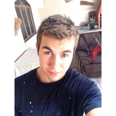 Apaixonada pelo @WhoIsCarlos
