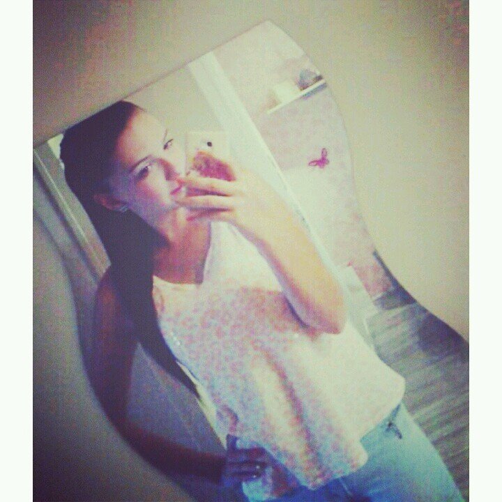~iswpoeldijk   ~sweet♡  ~lovee my friendss...  ~chel♥ ~  ~chayenne♥chelsey , babs loveyou kusjee chels