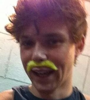 hello beautiful:) you just got a free follow from @fivesauceboss so could you please go follow her now?:) Thanks so much!!