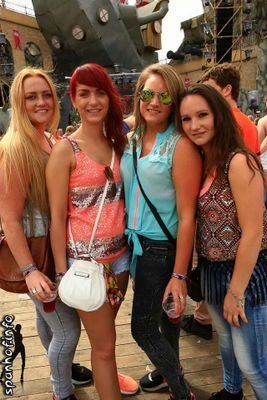 Lizz__89's profile picture. Eigenaresse @ Bellezza Naturale, werkt @ahmiraveldhoven, Hobby's: Voetballen, feesten & PSV zit in mijn hart !!