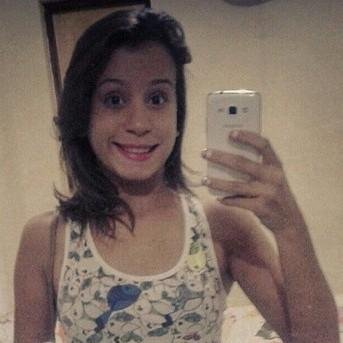 Passei a viver melhor quando comecei a dar valor às coisas simples, porém verdadeiras.