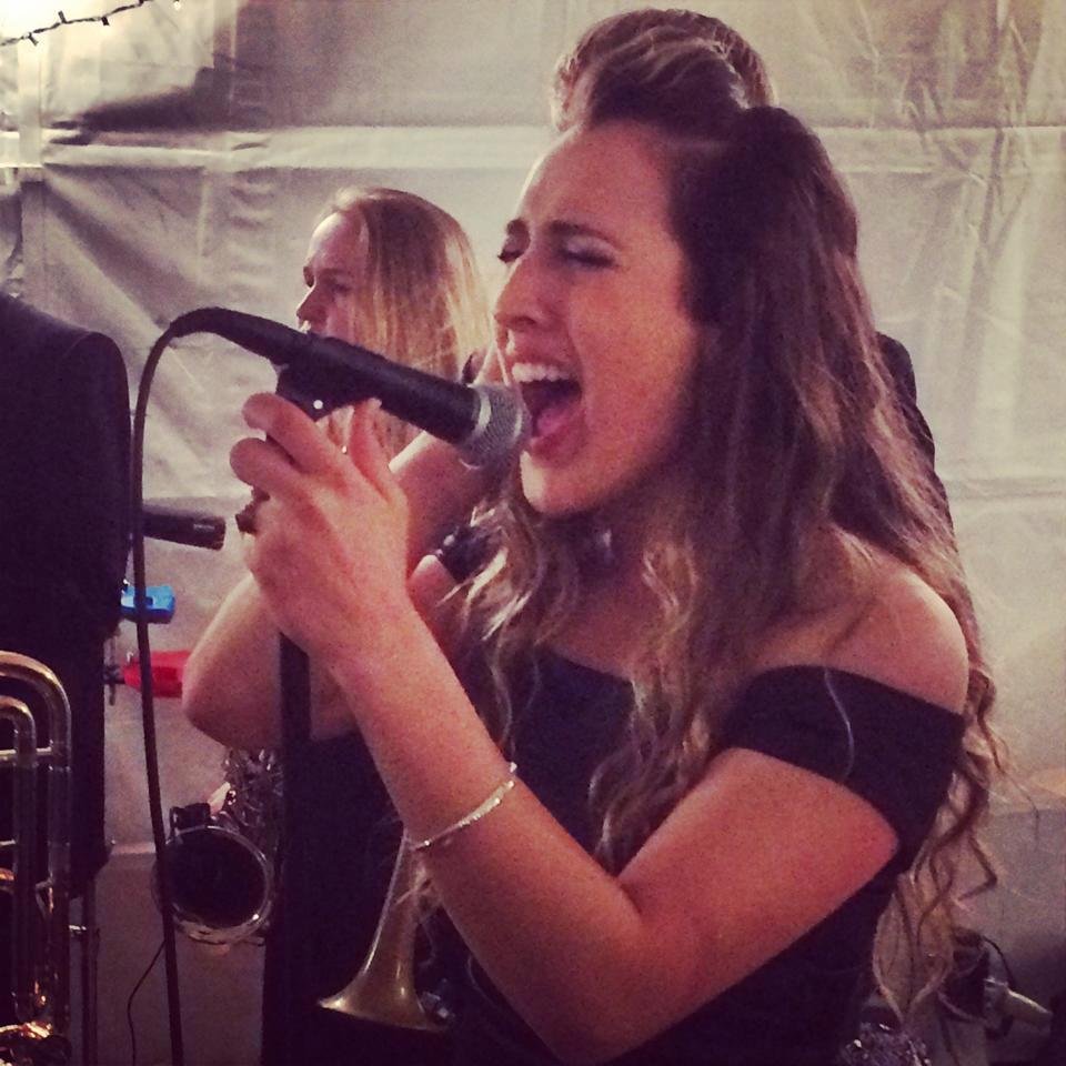 nadiaduml's profile picture. On average 5'5"