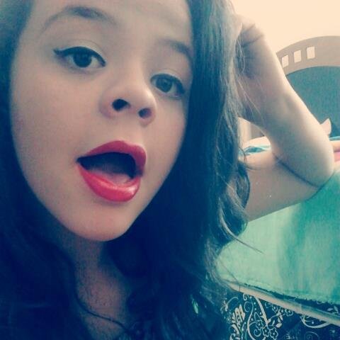 Izadora_P9's profile picture. Aquele que tentou e não conseguiu é superior aquele que nada tentou. 
Fashion | P9 3 | Music ~