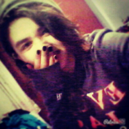 dejaría todo lo que poseo hasta mi alma por ti, si eso no es amor, es lo mejor que puedo darte-.Patch Ciprano 5sos.simple plan.btr.rihanna.books c: