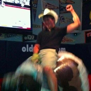 therealhfwang's profile picture. Software Engineer at Google working on Android Market

I have other hobbies too, but they mostly involve sleeping and eating.