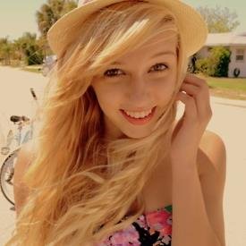 KinnonAlice's profile picture. Seventh year Ravenclaw, Twin sister of Marlene, Bisexual, Smart, Loves to read, Taken by Zarah, Can be oblivious, Half Fairy, Mother of Sienna