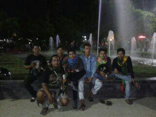 miko_puncak's profile picture. buka bersama anak anak vespa