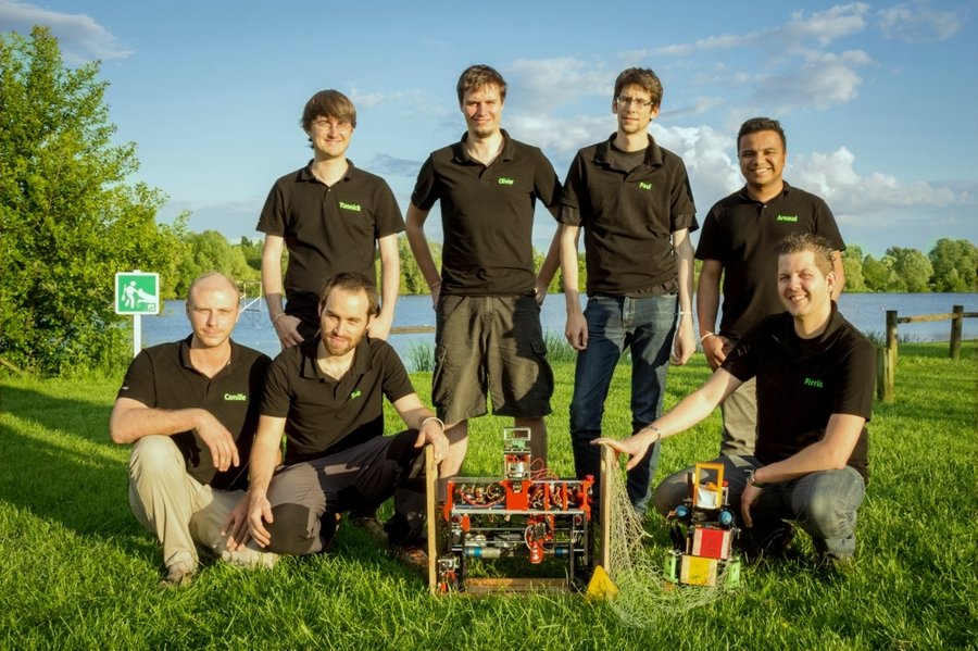 I-GreBot est une association de passionnés de la région de Grenoble réunis pour participer à la Coupe de France de robotique, La Coupe Rhône-Alpes et à Eurobot.