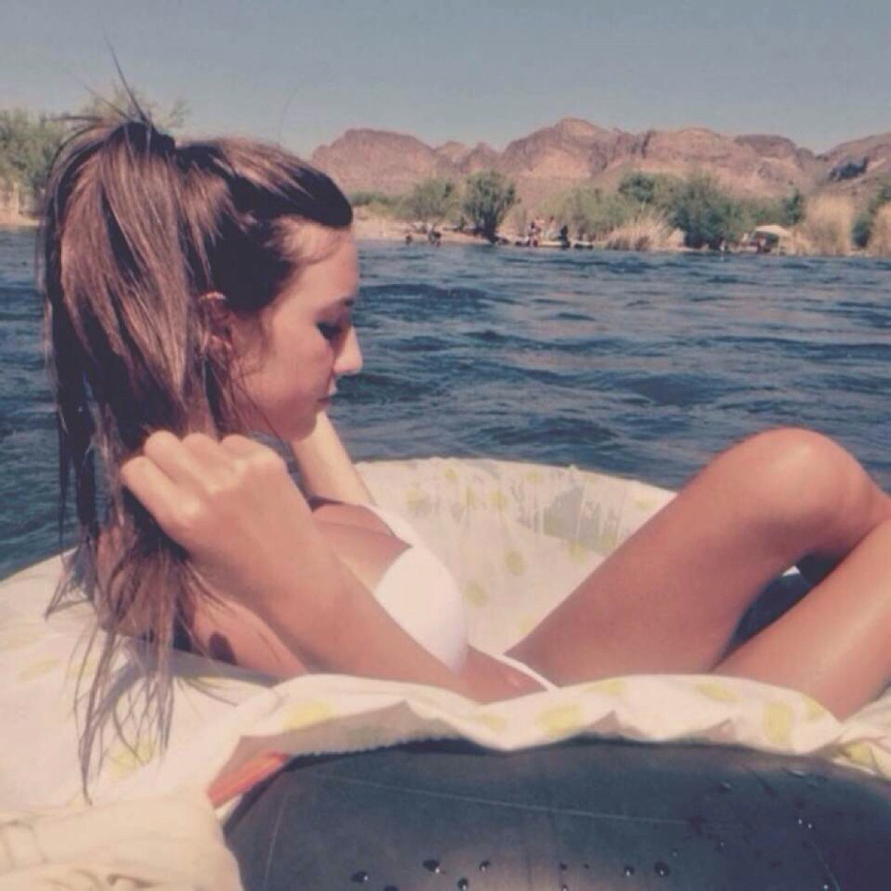 yosut10's profile picture. im not smokin pot im smokin hot