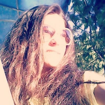 çikolata delisiyim.Gün gelecek kerem bursin ile nutella başında kavga edicez,veee ağzımız burnumuz nutella olucak 3 3