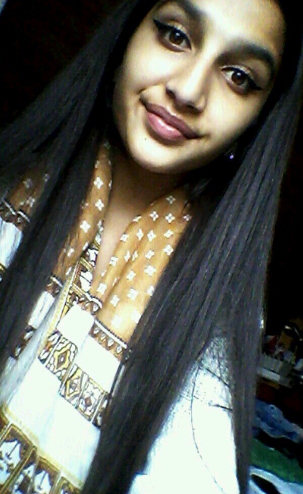 | india | loves to sing | IG: n.asreen |