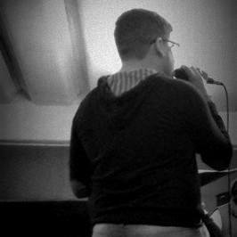 Bajista, Vocalista y Dirección de la música en Alabanza del Ministerio Internacional Cristo Vive...