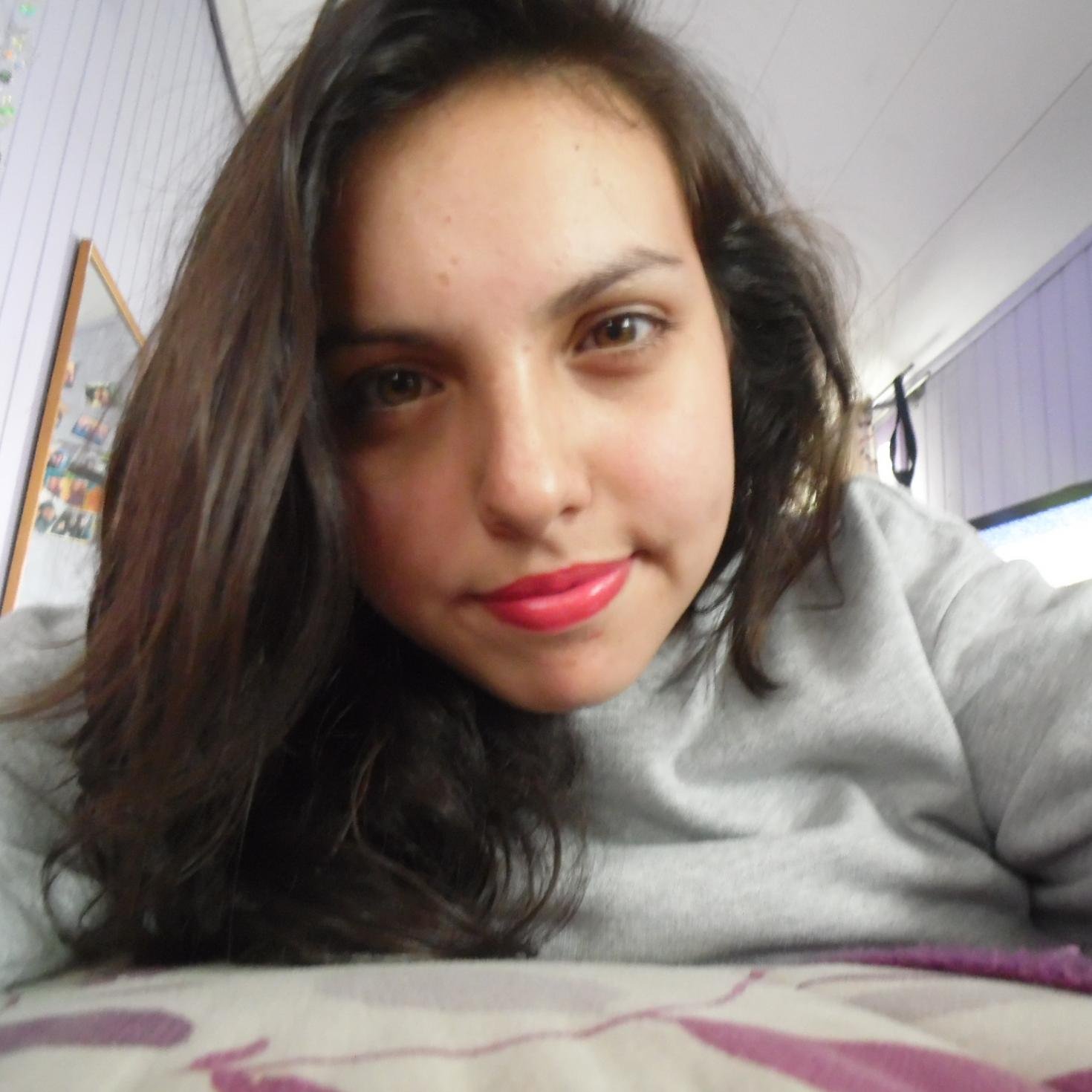 Tengo 16 años me gusta la música  en ingles y el rap (:.
''La  Vida Es  Un Regalo No Pienso Desperdiciarlo'' http://t.co/UmGjpgTOG9