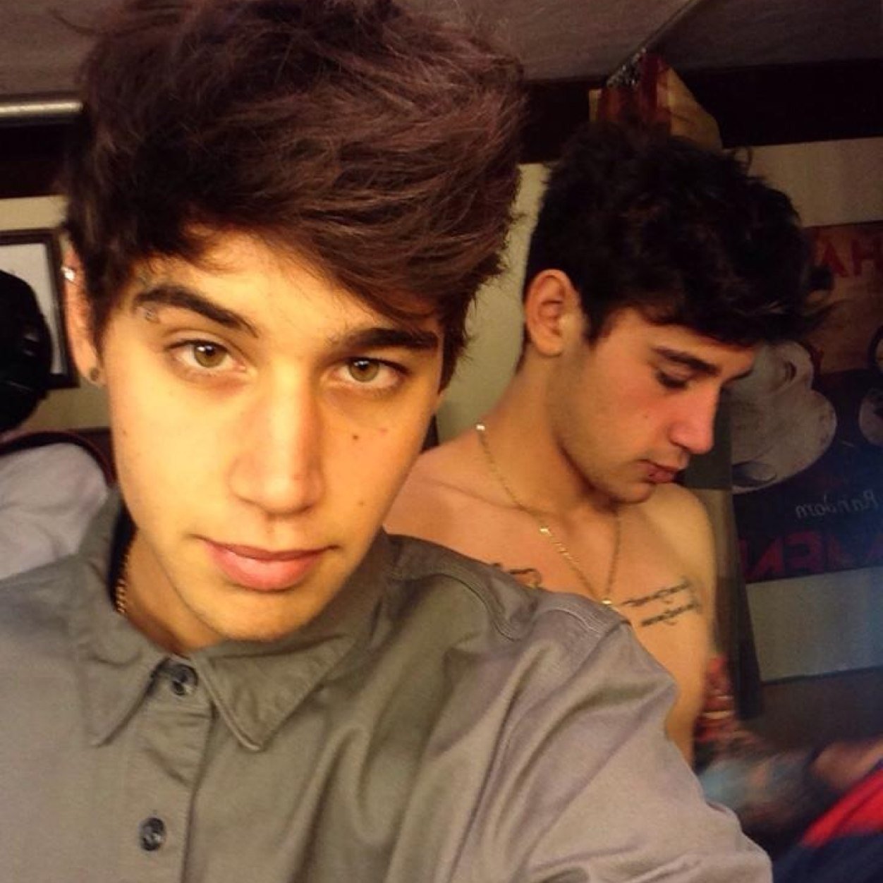I Follow Back , Just Ask xoxoxox, Follow my main account JanoskiansNz97