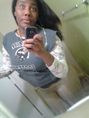 follow me n I'll follow back I'm a pretty nice girl