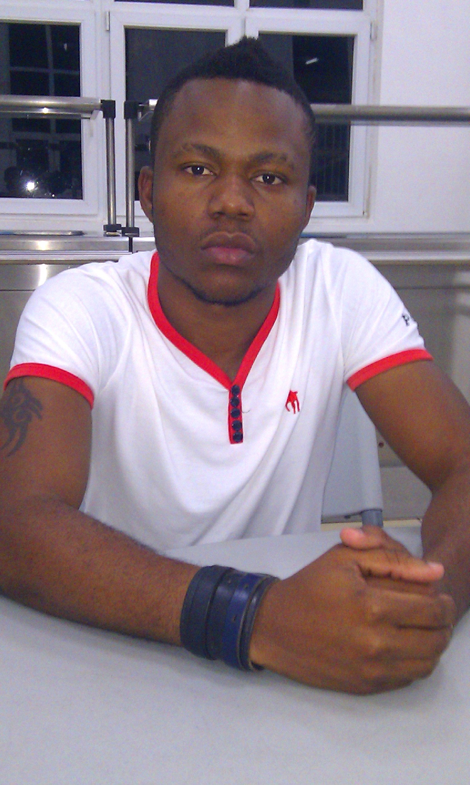 nguere18's profile picture. mira y observa k ese es R.T.B