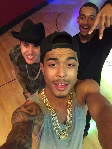 ainda vou mostrar pra todos que duvidaram de mim que fui capaz de realizar todos os meu sonhos! Belieber forever ♡ insta @gabisoliveeira_