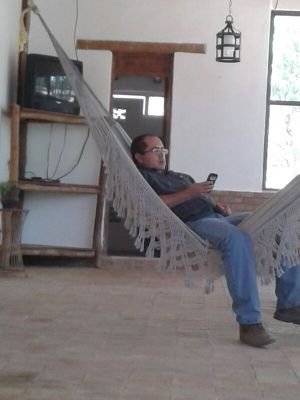 Nacido en Valera, Lic en Administracion, Productor Agropecuario.