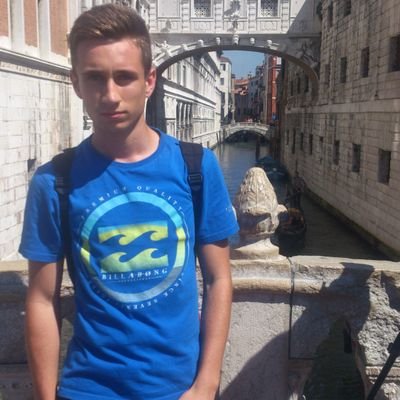 Voy en esa dirección que no está clara, pero sigo hacia delante porque el mundo no se para. Organización Industrial en la ETSII, UPV.