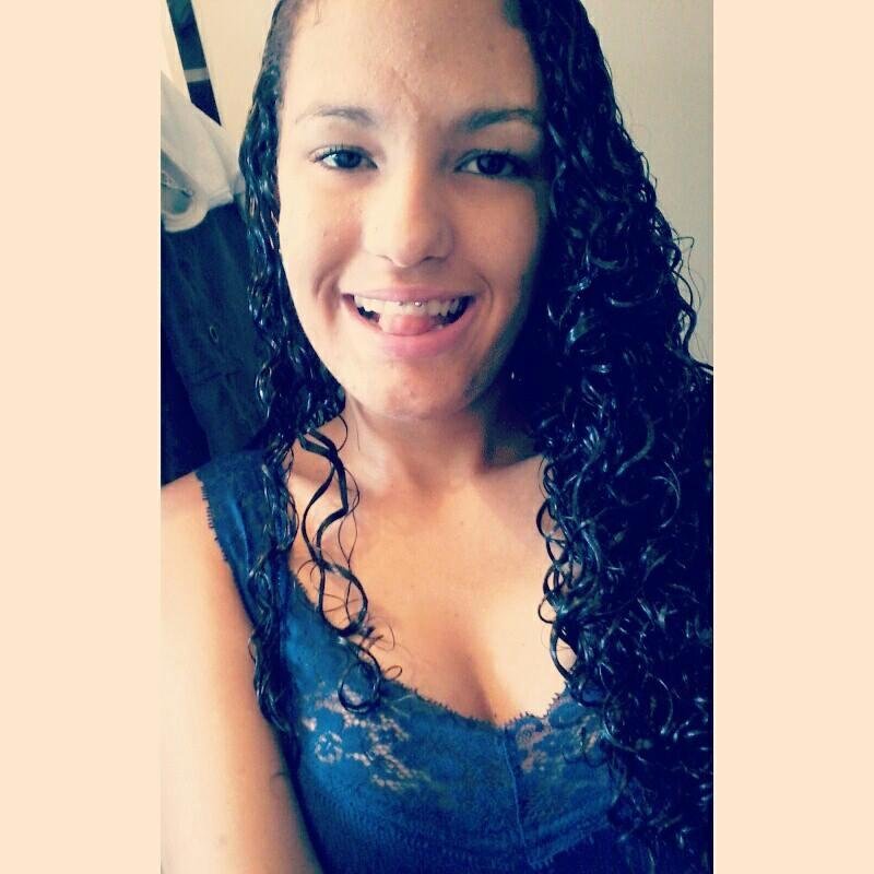 Me chamam de Gabs, Sou Namorada do Augusto Alves . TIM BETA ;)